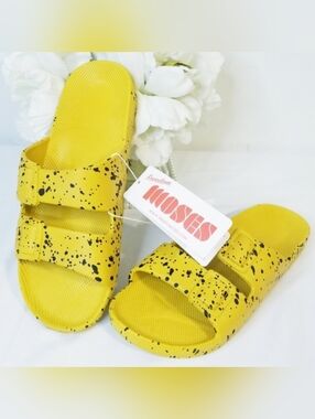 Freedom Moses Mikado Splatter Yellow Speckled Slide Sandals Women 9-10 / Men 7-8